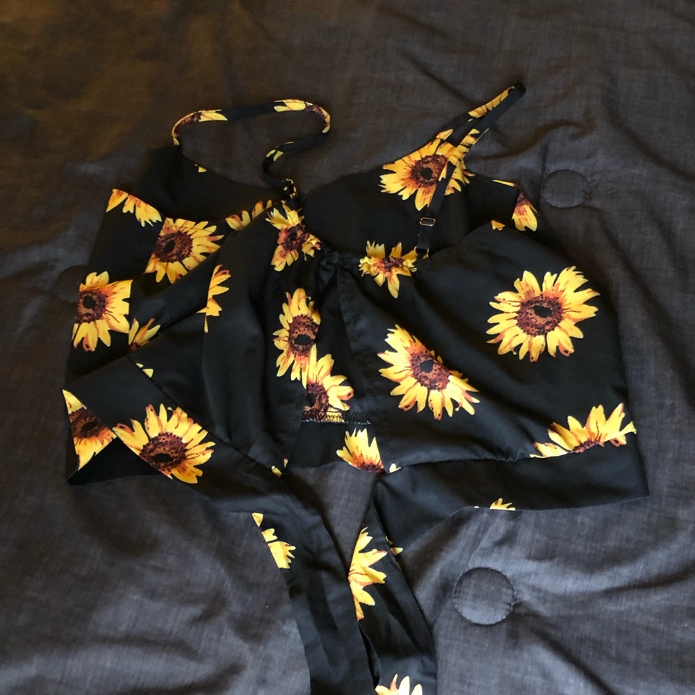 Floral Top - Picture 2 of 2